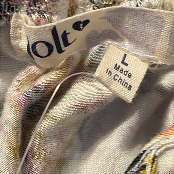 🌹NWT: JOLT FLORAL COLD SHOULDER TOP - Picture 10 of 10